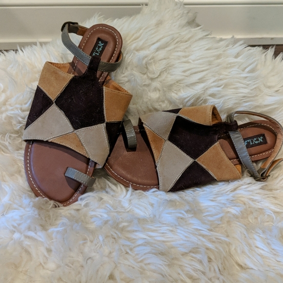 N.Y.L.A gladiator sandal - Picture 1 of 4